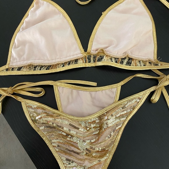 Gold sequin bikini - Picture 2 of 2